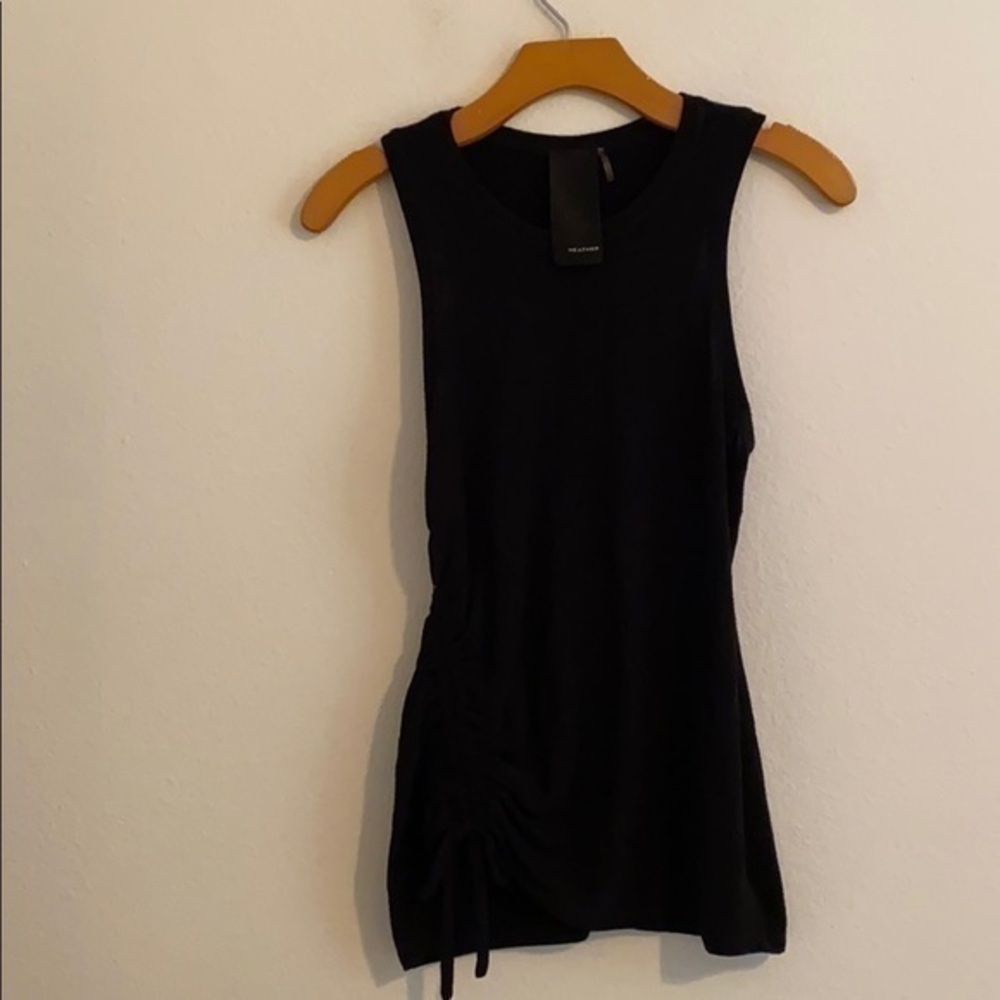 HEATHER SOLID BLACK SLEEVELESS SHIRT SIZE MEDIUM